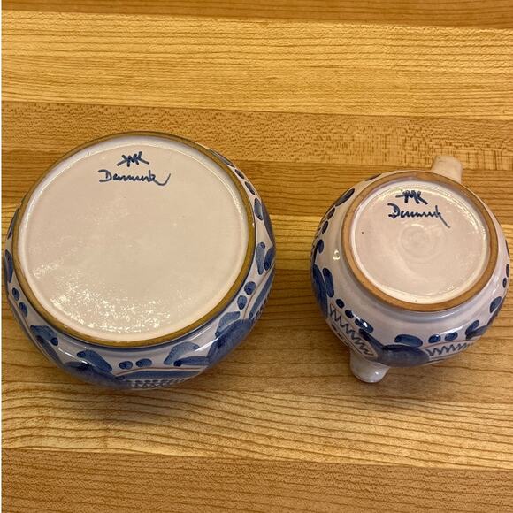 Hand Painted Blue & White Dutch Maidens Creamer and Sugar Bowl Set Artist Signed - Picture 4 of 6